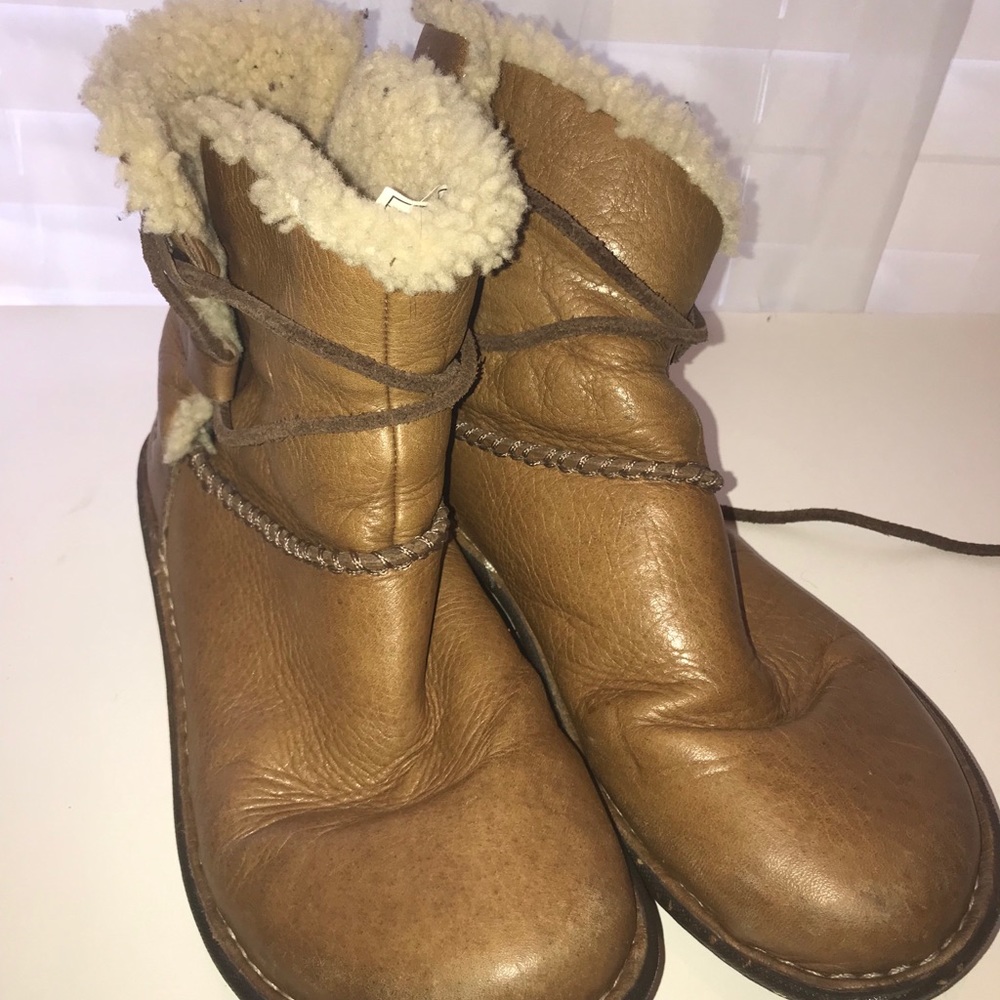 brown ugg lace up boots
